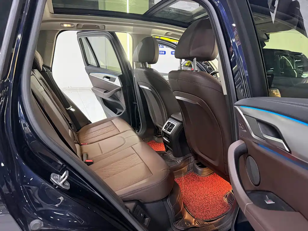 BMW iX3 — миниатюра 9