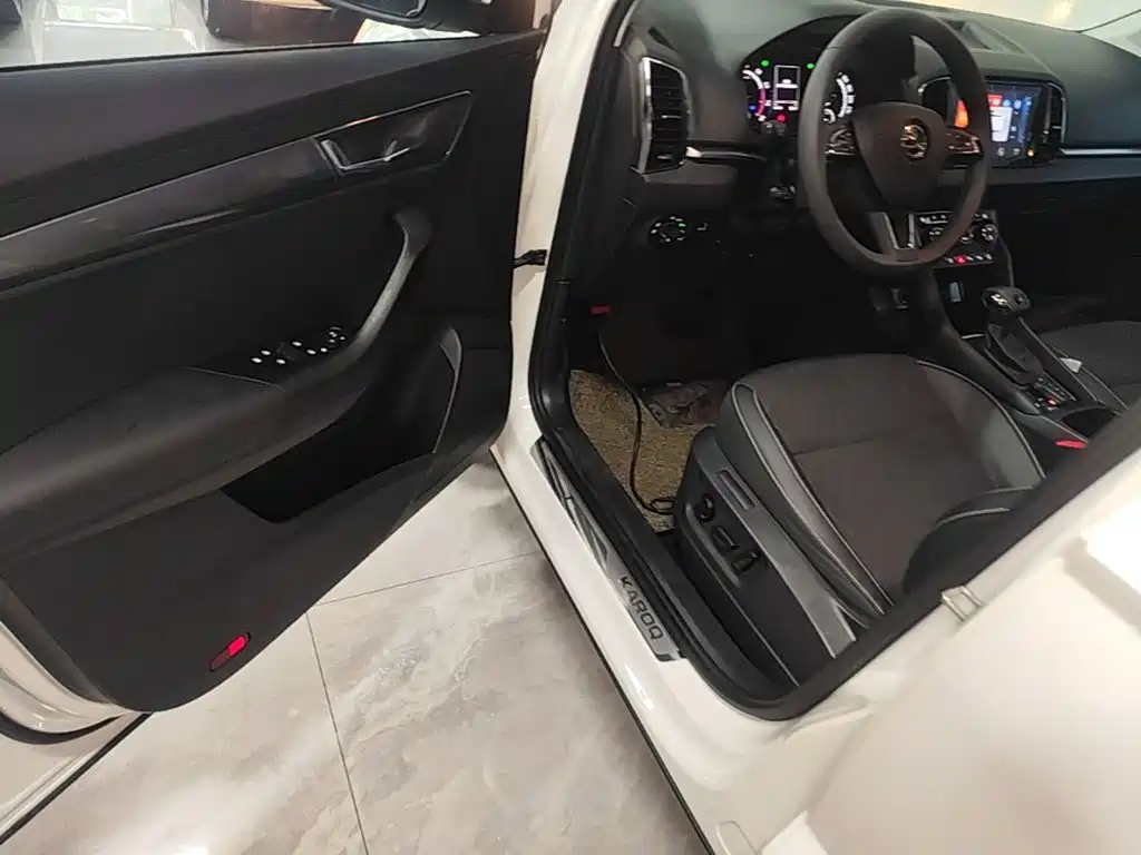 Skoda Karoq — миниатюра 16