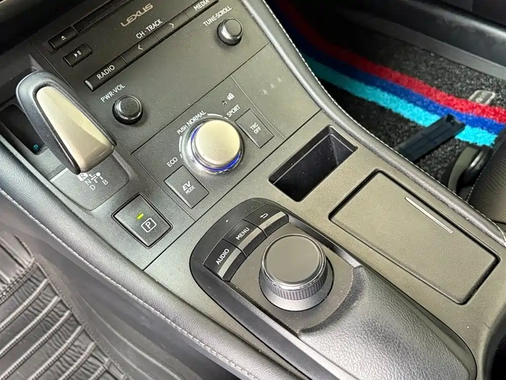 Lexus CT — миниатюра 14
