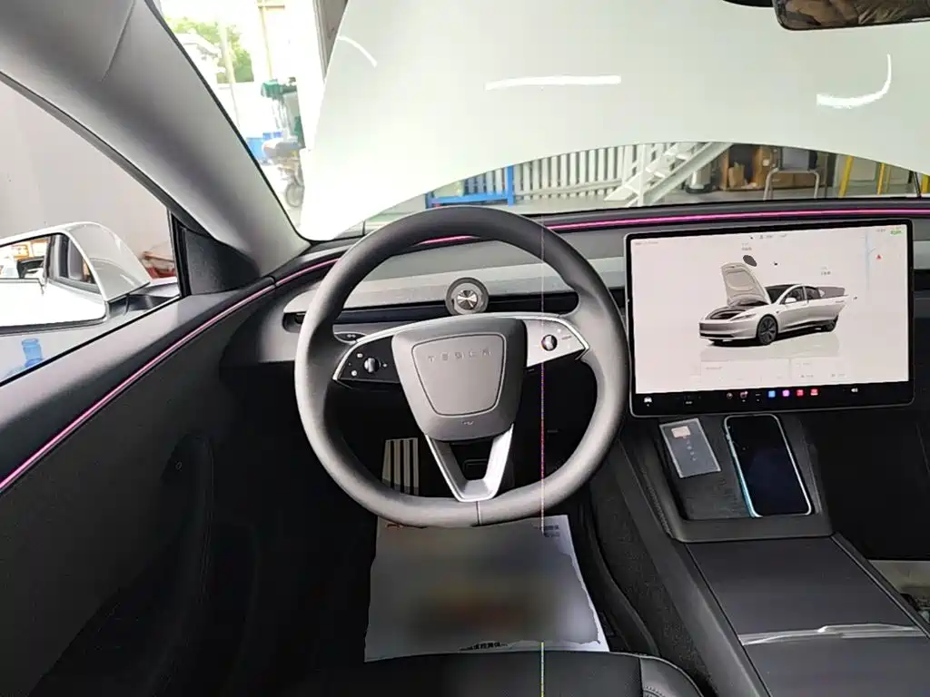 Tesla Model 3 — миниатюра 11