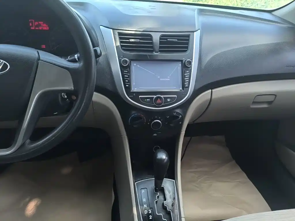 Hyundai Verna — миниатюра 13