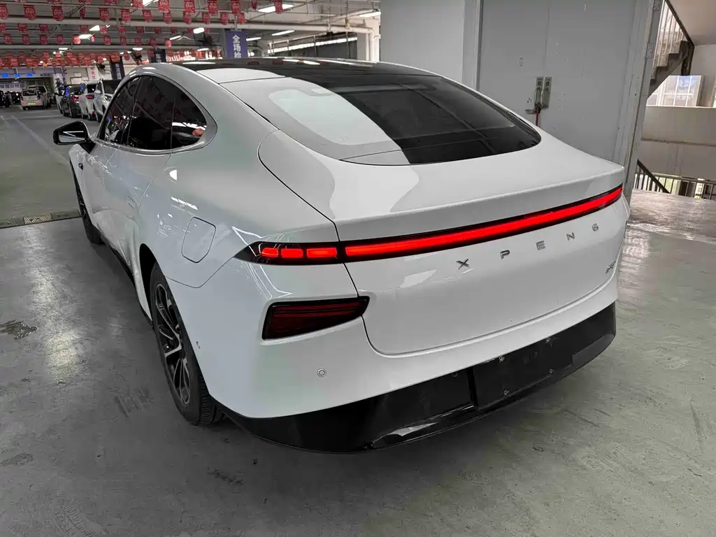 XPeng P7 — миниатюра 11