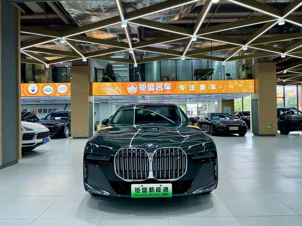 BMW i7 — миниатюра 14