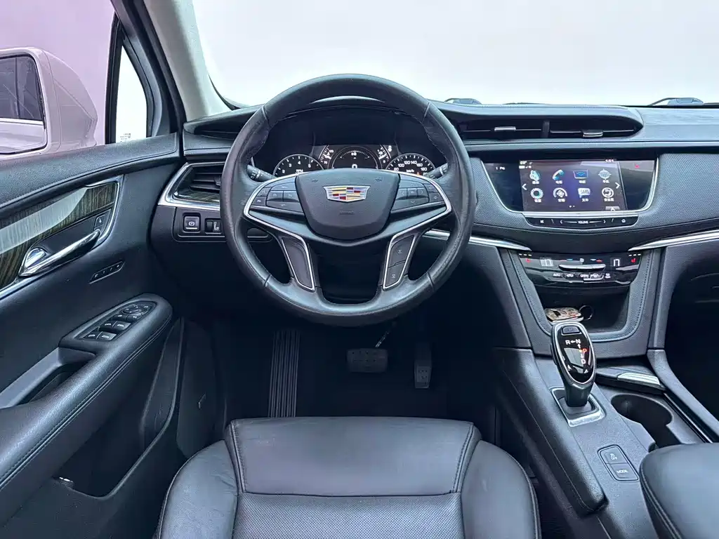 Cadillac XT5 — миниатюра 11
