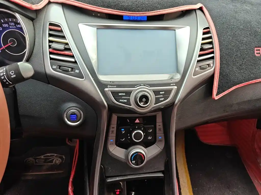Hyundai Elantra Langdong — миниатюра 9