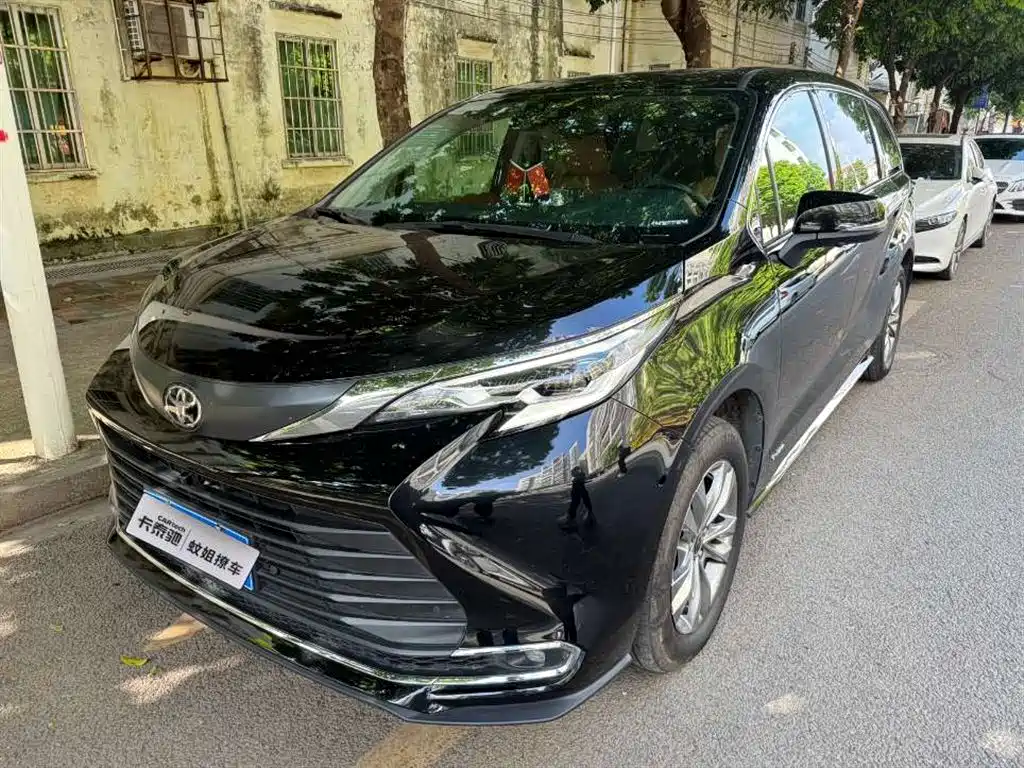 Toyota Sienna 2025