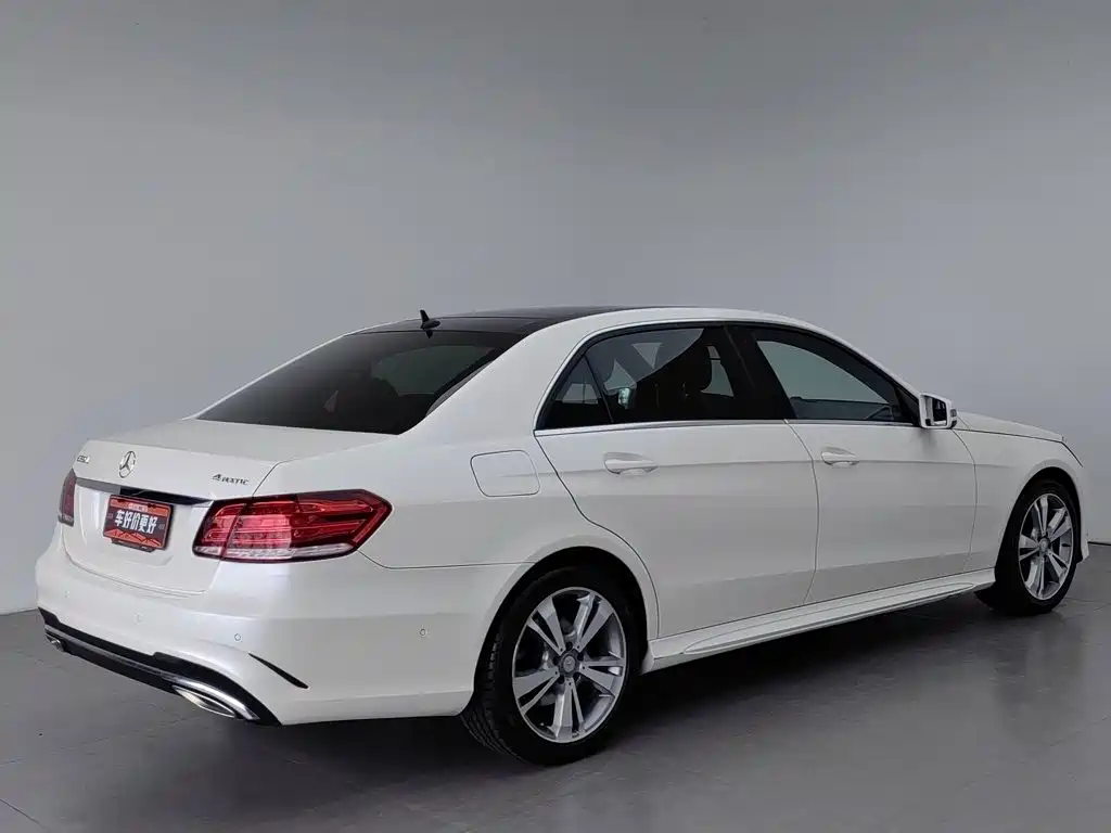 Mercedes-Benz E-Class — миниатюра 2