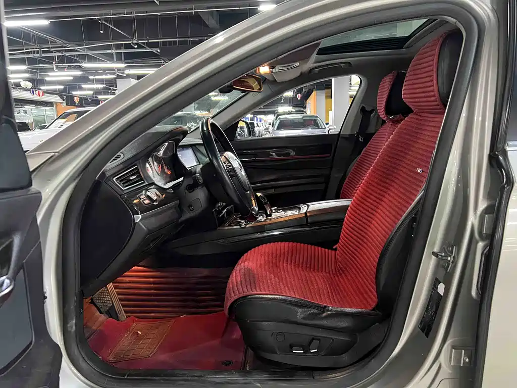 BMW 7 Series — миниатюра 9