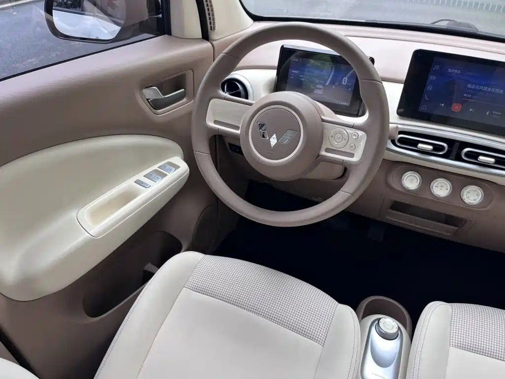 Wuling MINIEV — миниатюра 5