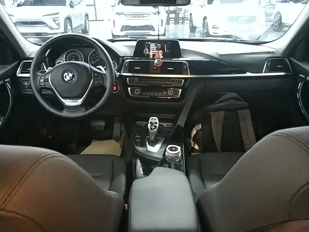 BMW 3 Series — миниатюра 10