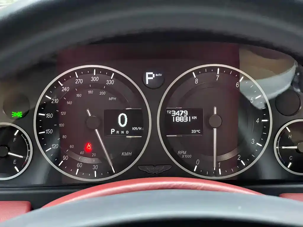 Aston Martin Rapide — миниатюра 9