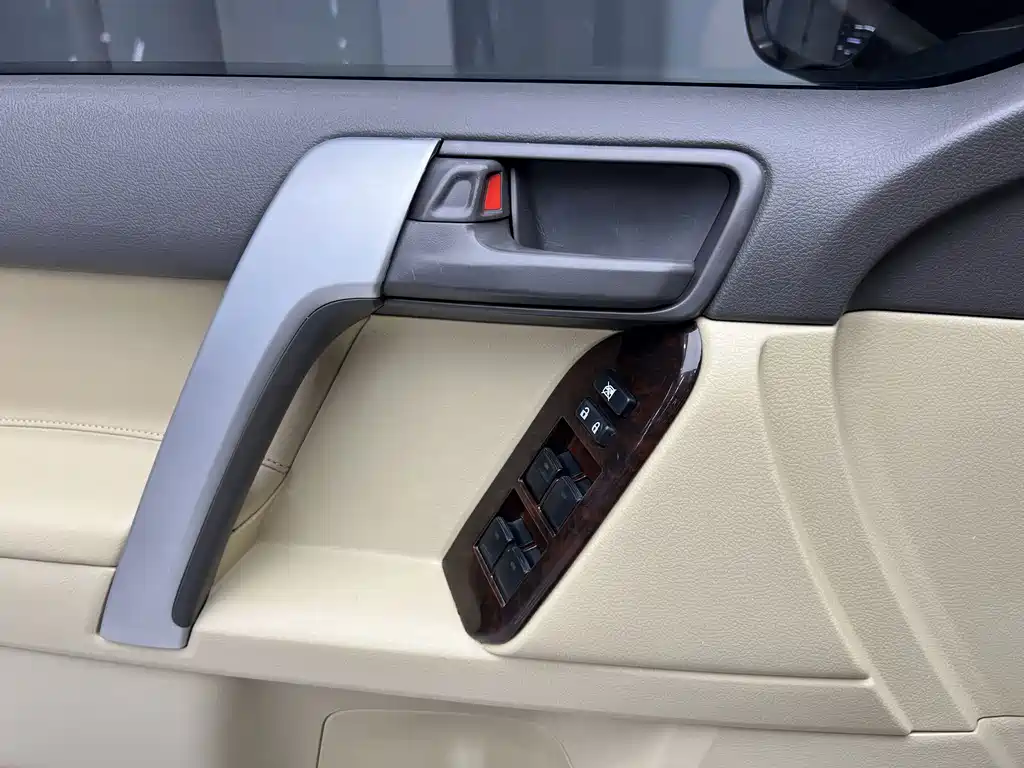 Toyota Prado (Import) — миниатюра 9