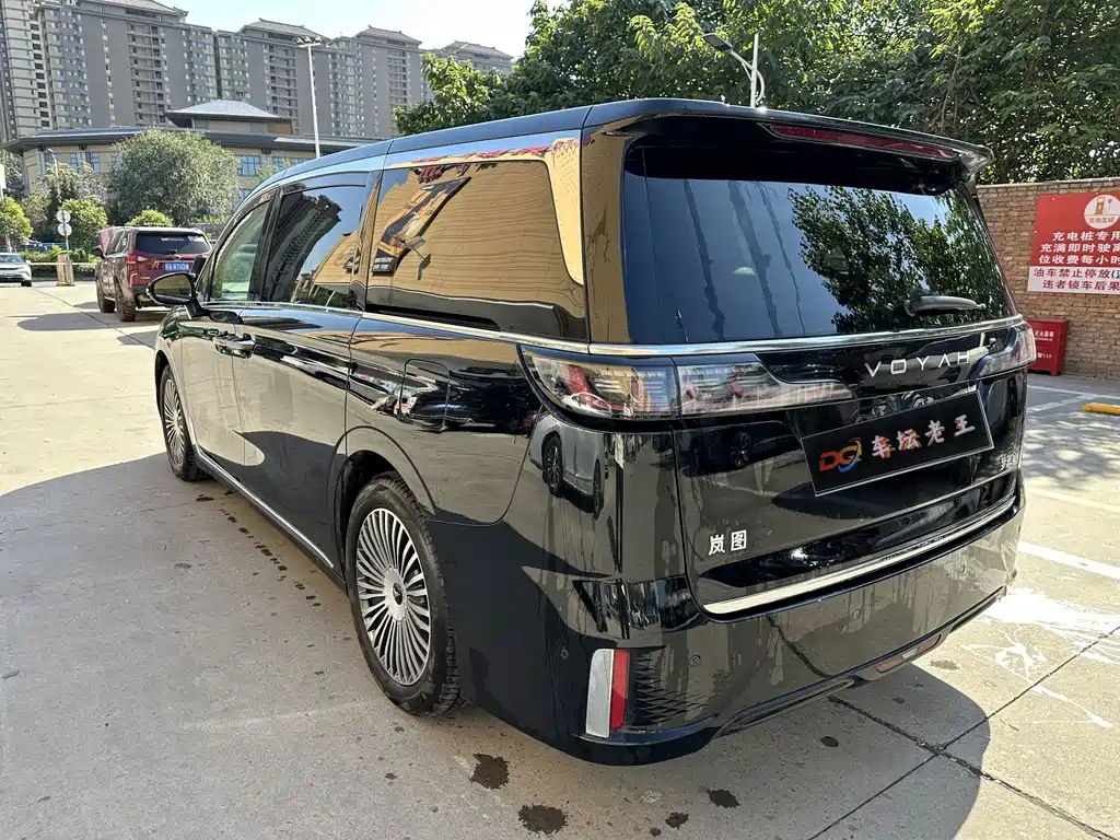 VOYAH Dreamer — миниатюра 8