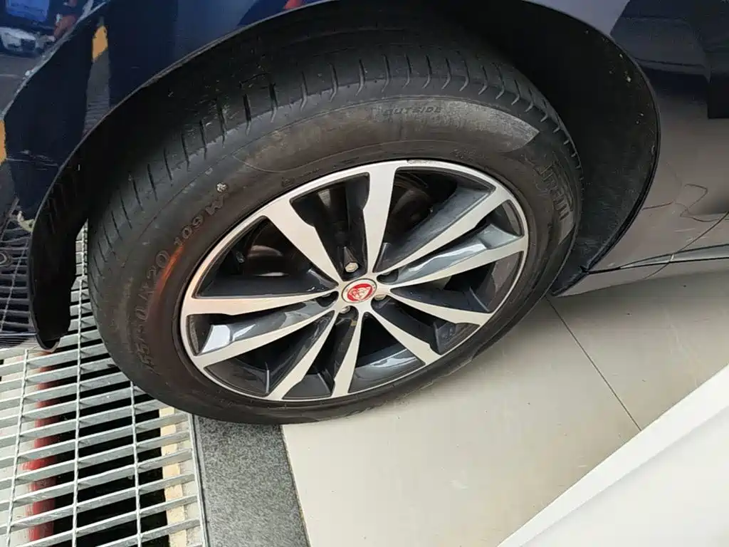 Jaguar F-PACE — миниатюра 23