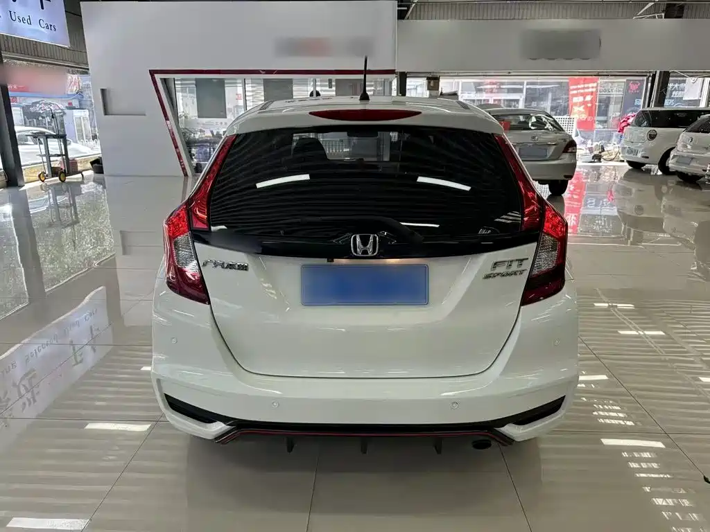 Honda Fit — миниатюра 6