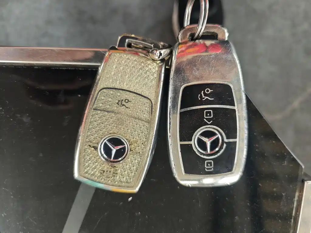 Mercedes-Benz E-Class — миниатюра 9
