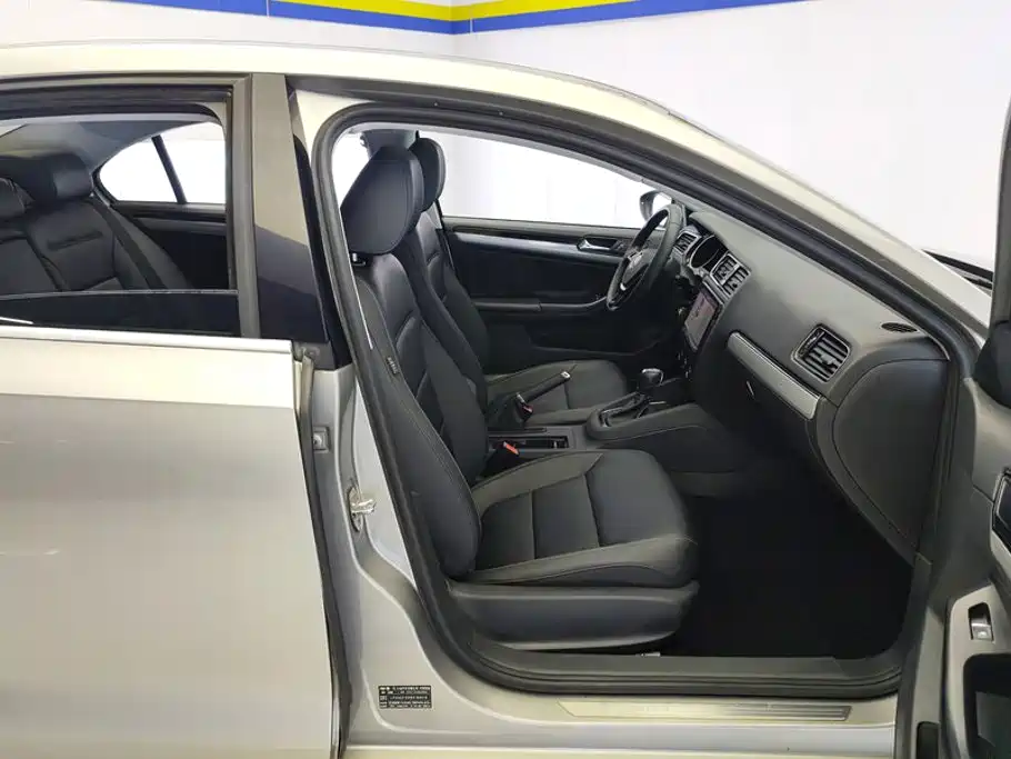 Volkswagen Sagitar — миниатюра 8