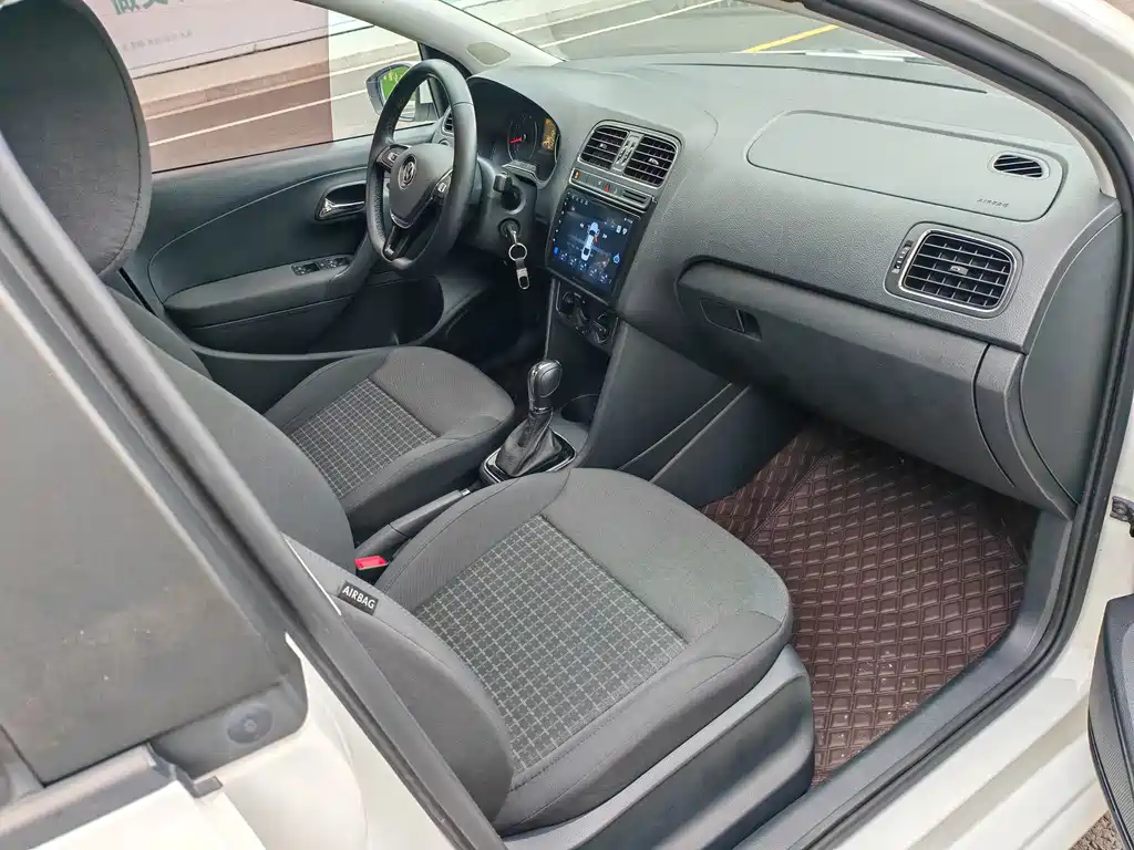 Volkswagen Polo — миниатюра 10