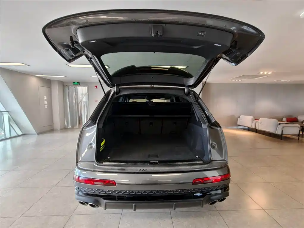 Audi SQ7 — миниатюра 5