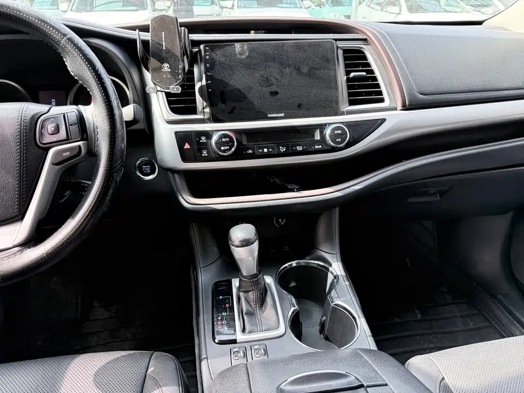 Toyota Highlander — миниатюра 12