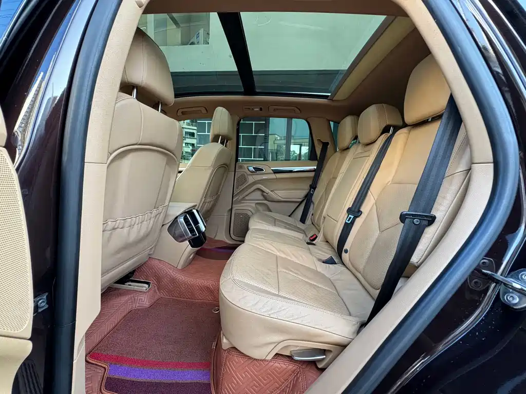 Porsche Cayenne — миниатюра 11