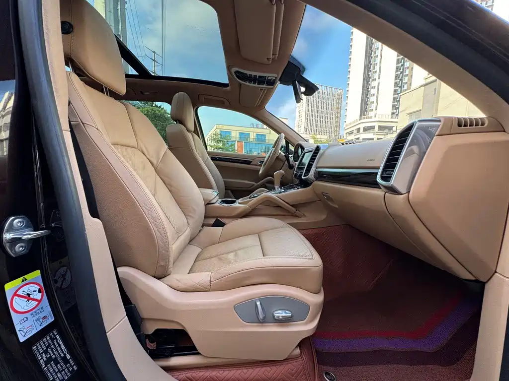 Porsche Cayenne — миниатюра 12