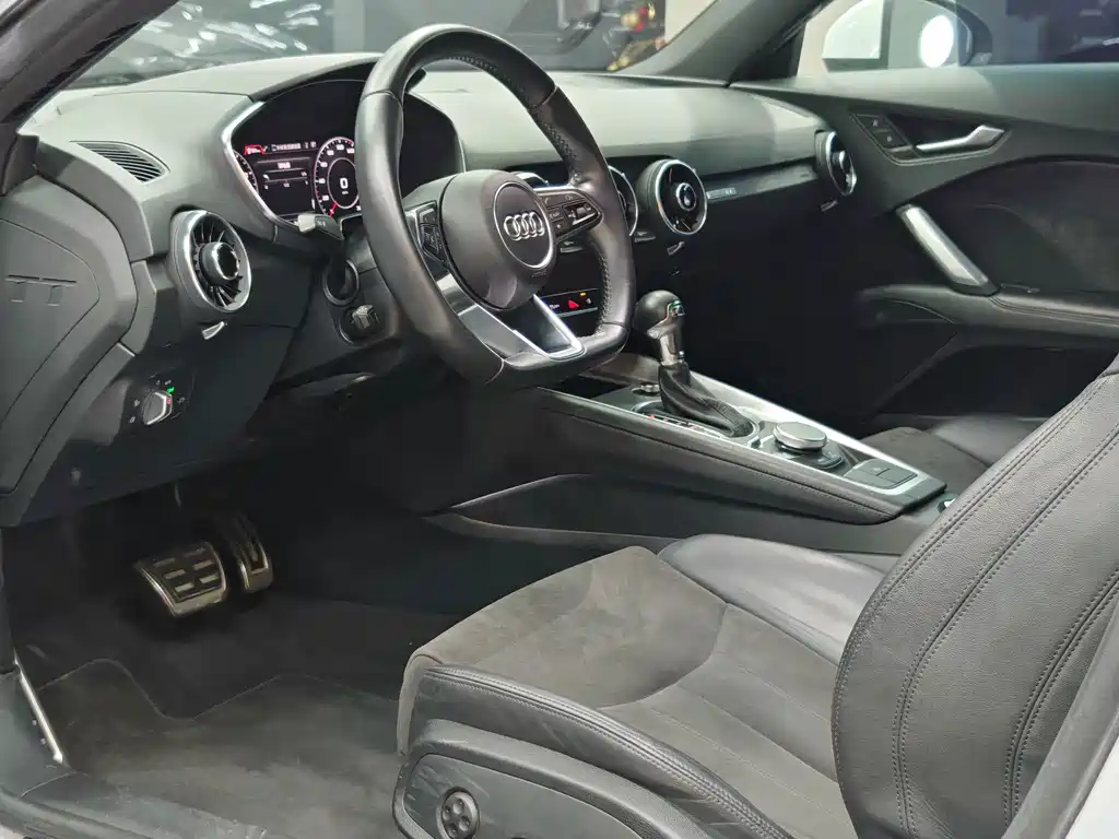 Audi TT — миниатюра 10