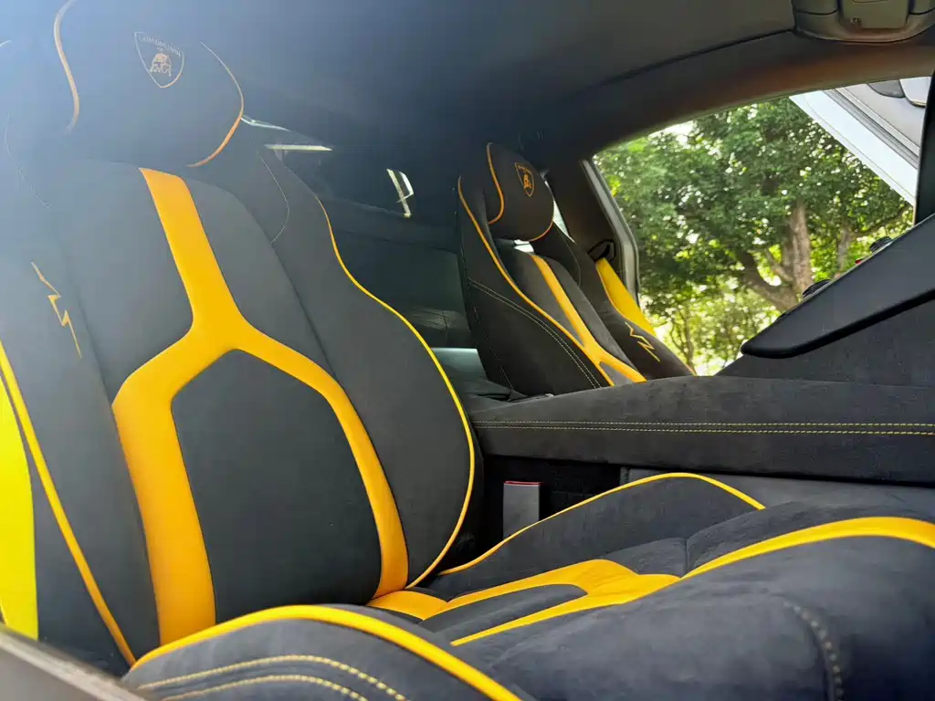 Lamborghini Aventador — миниатюра 8