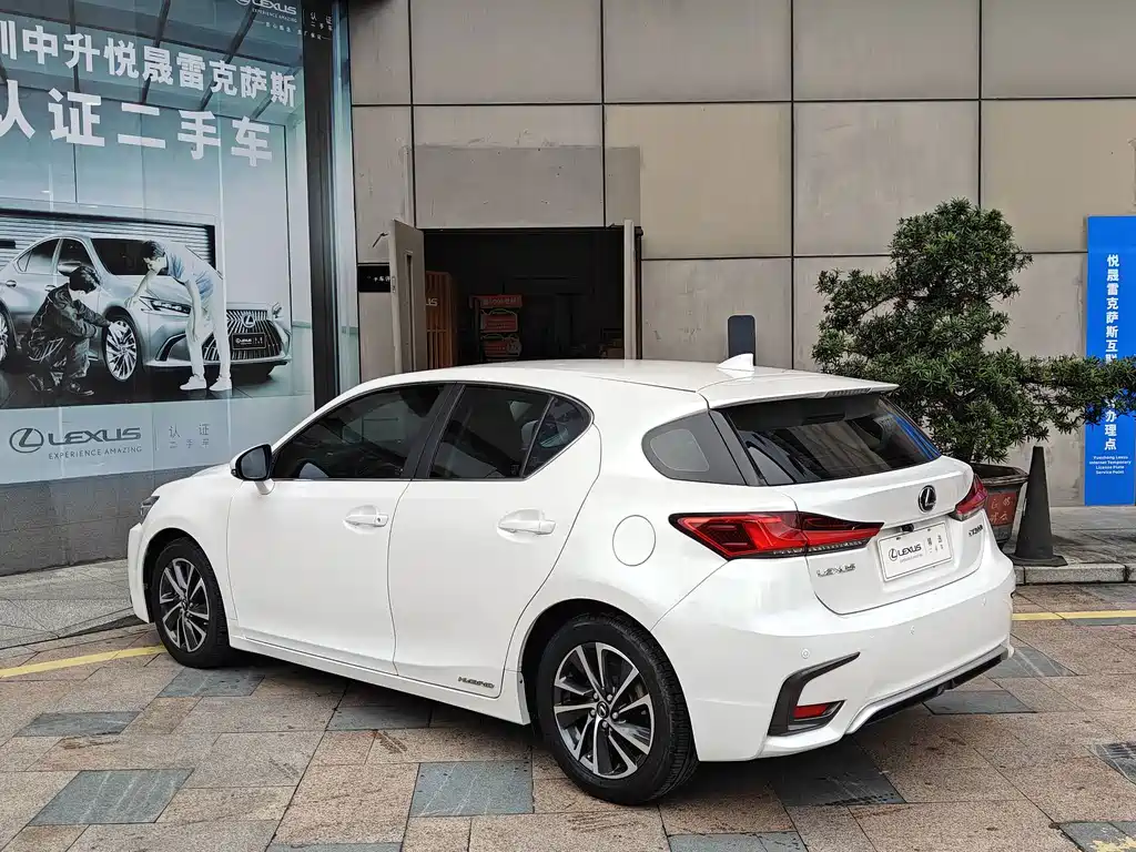 Lexus CT — миниатюра 9