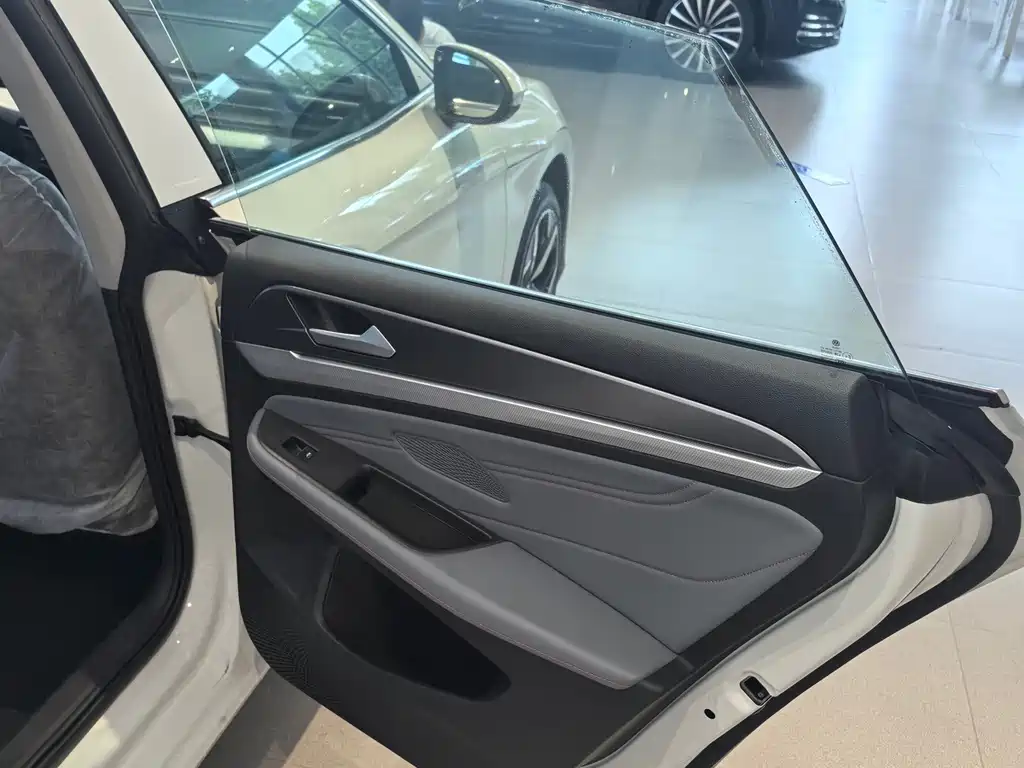 Volkswagen Lamando — миниатюра 7