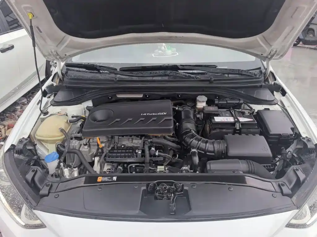 Hyundai Elantra — миниатюра 20