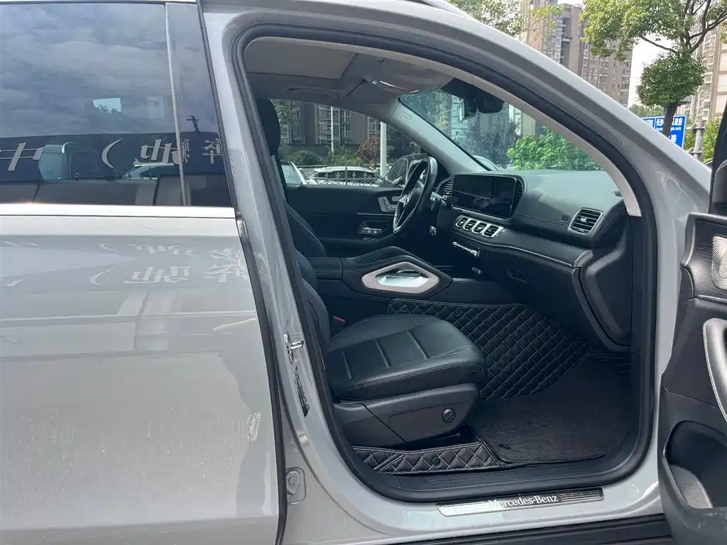 Mercedes-Benz GLE (Import) — миниатюра 13