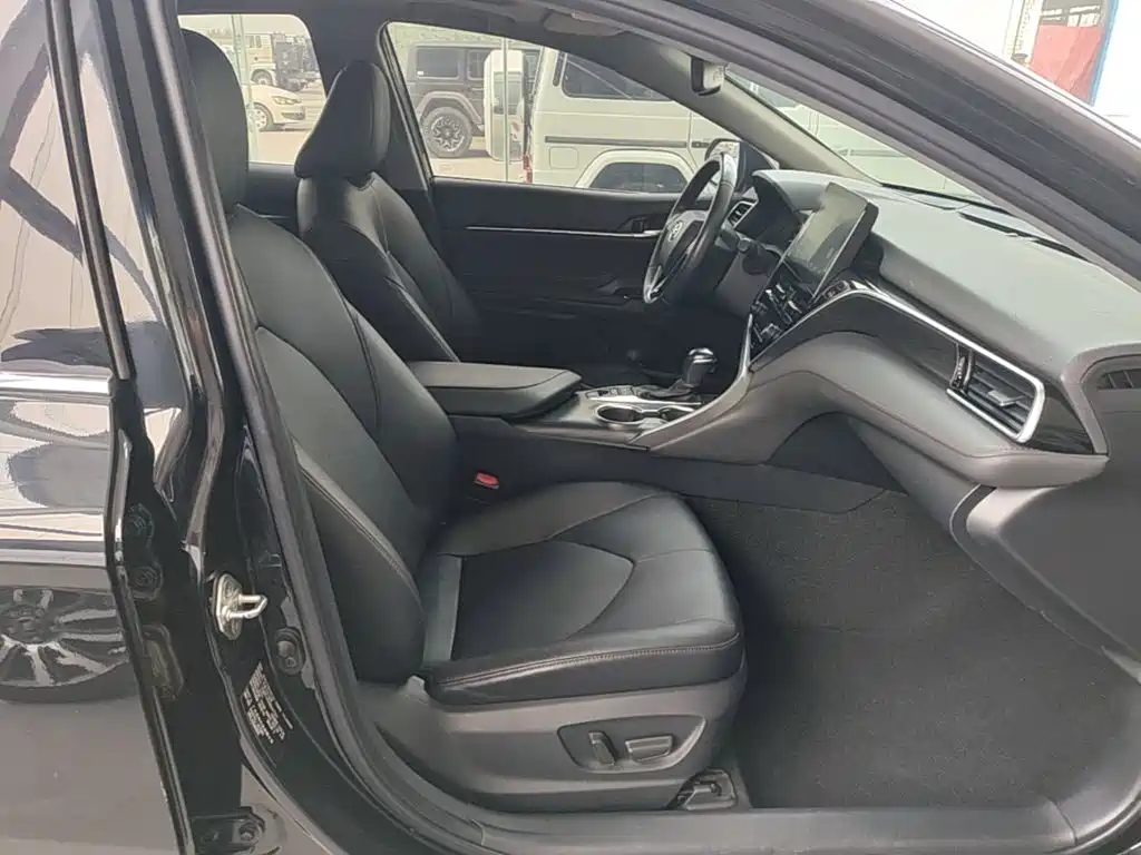 Toyota Camry — миниатюра 25