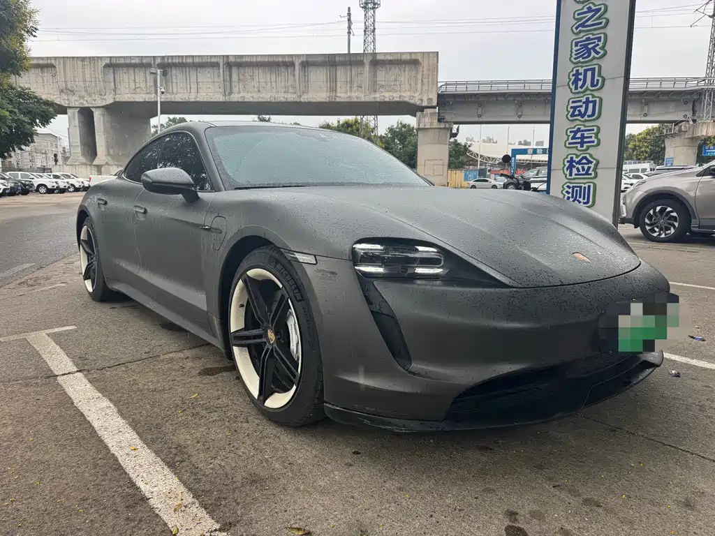 Porsche Taycan — миниатюра 3