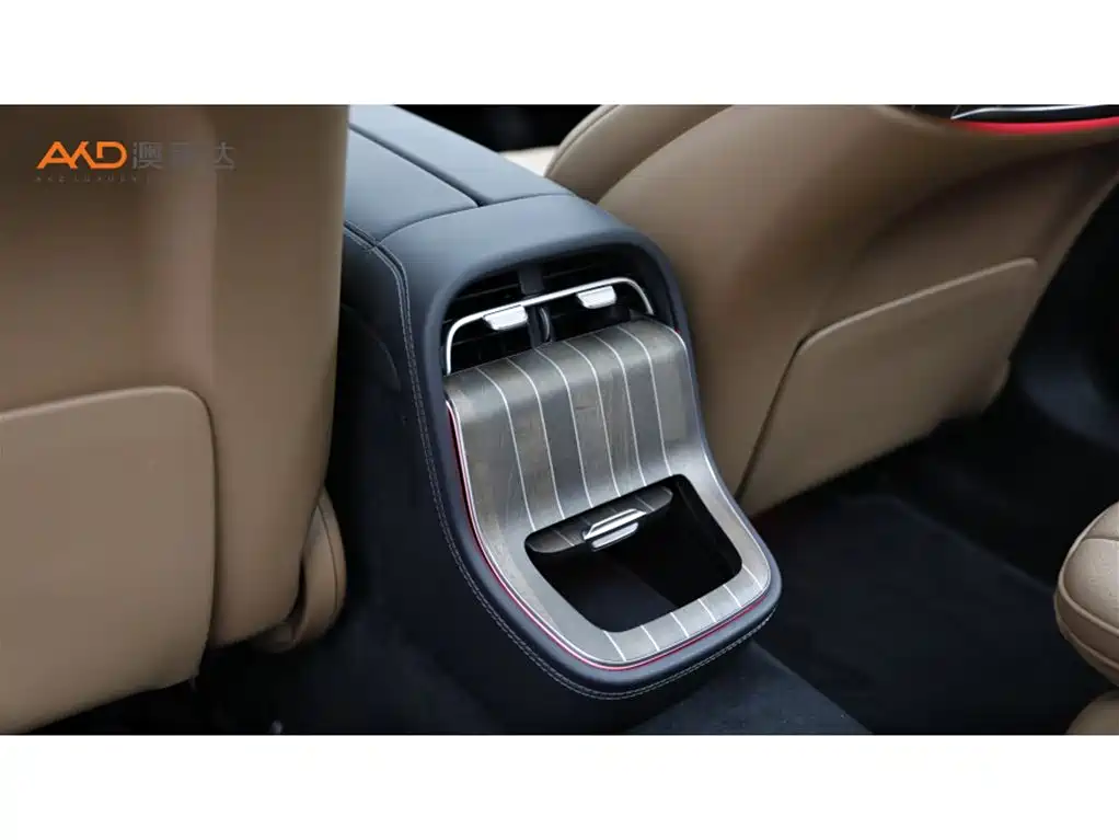 Mercedes-Benz E-Class — миниатюра 9