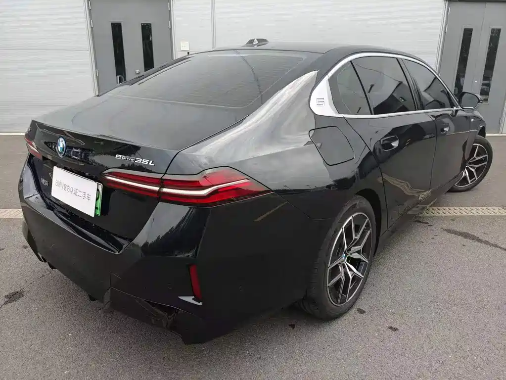 BMW i5 — миниатюра 5