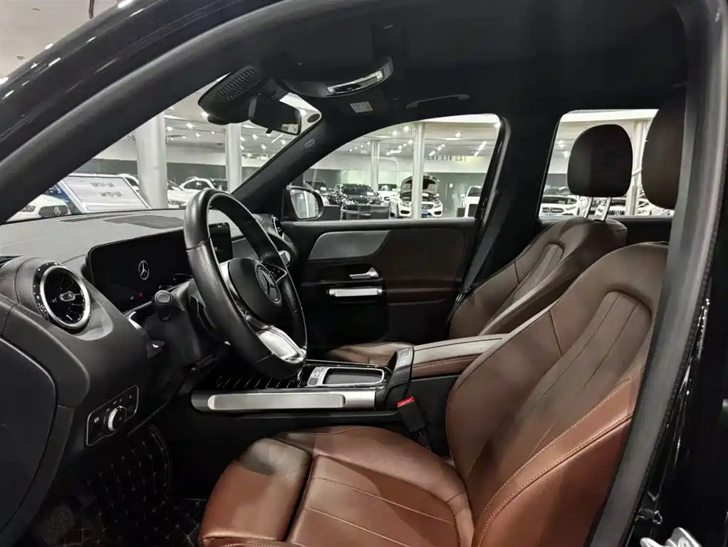 Mercedes-Benz GLB — миниатюра 10