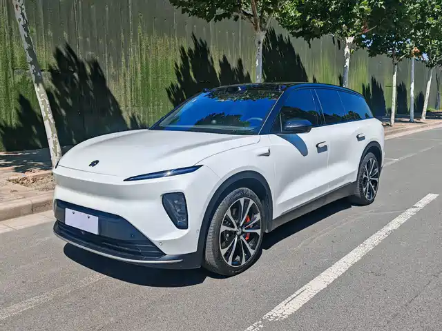 NIO ES8