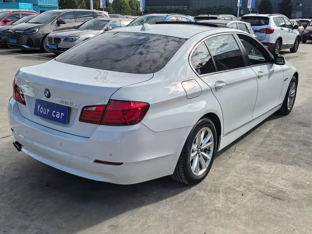 BMW 5 Series — миниатюра 7