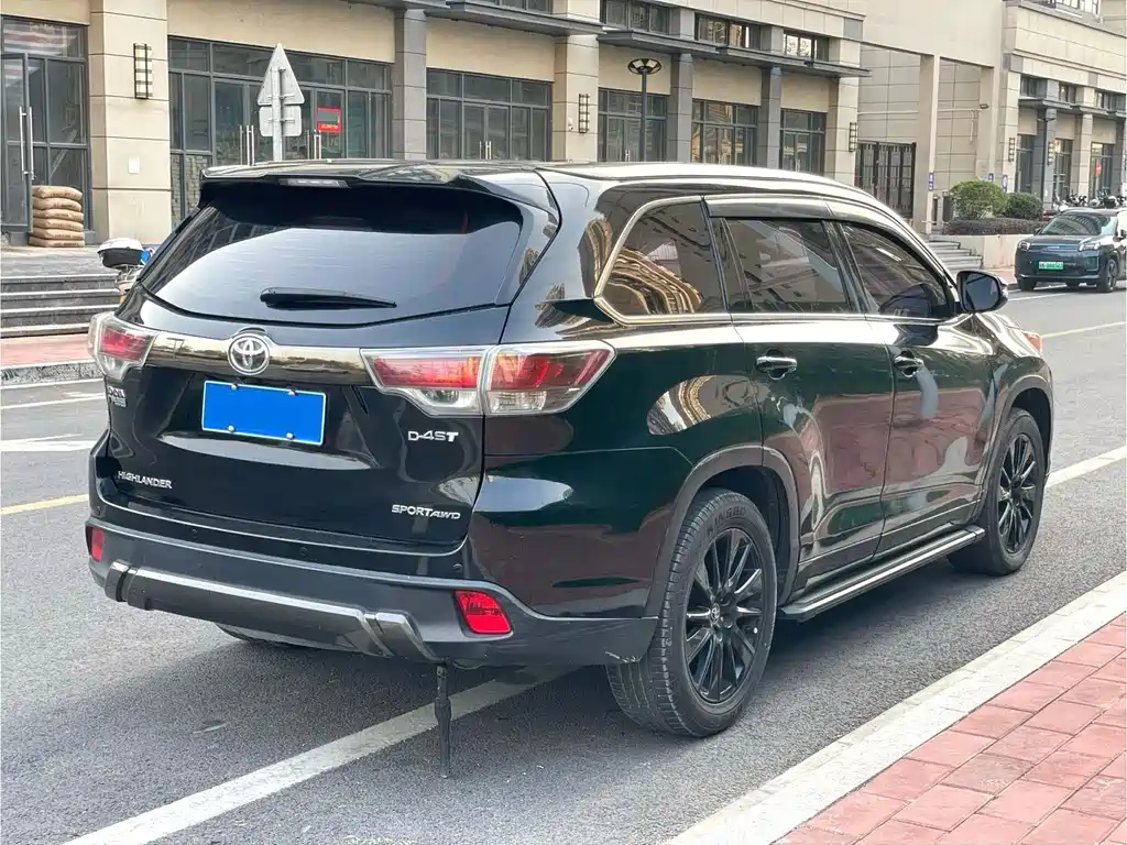 Toyota Highlander — миниатюра 9
