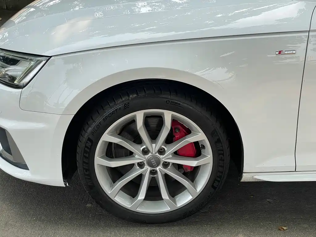 Audi A4L — миниатюра 3