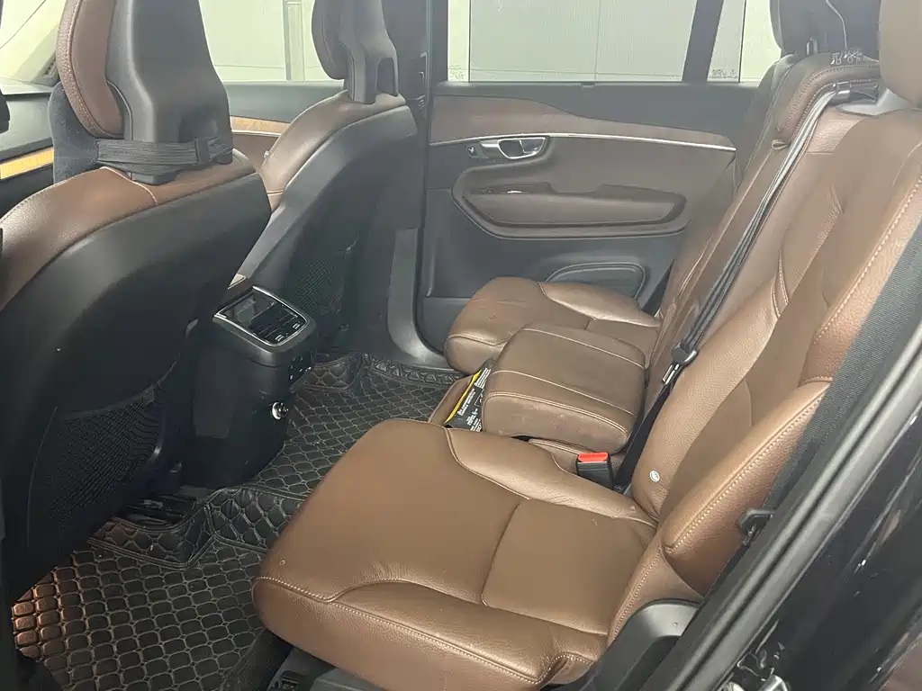 Volvo XC90 — миниатюра 6