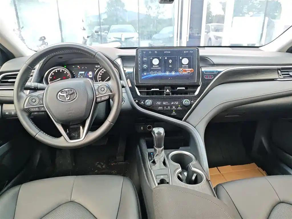 Toyota Camry — миниатюра 6