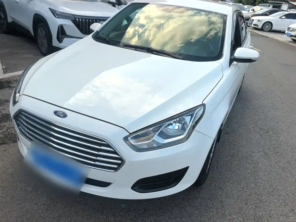 Ford Escort 2018