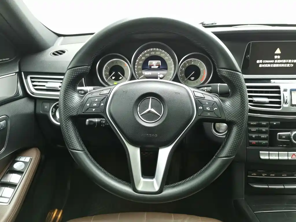 Mercedes-Benz E-Class — миниатюра 11