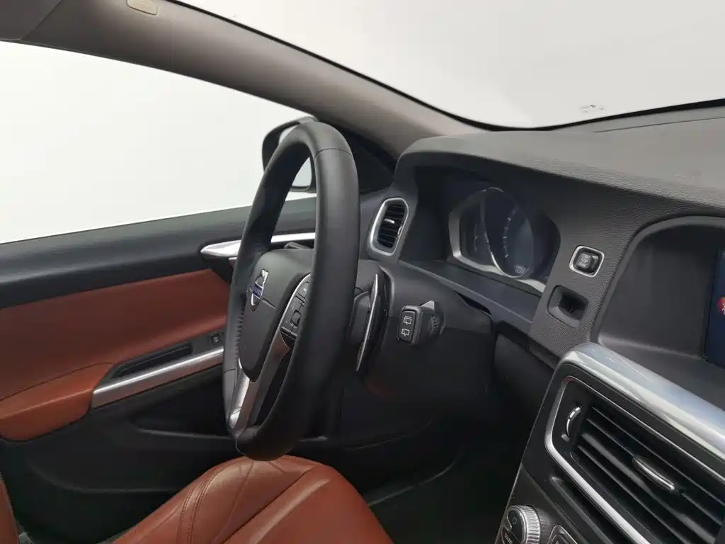 Volvo V60 — миниатюра 22