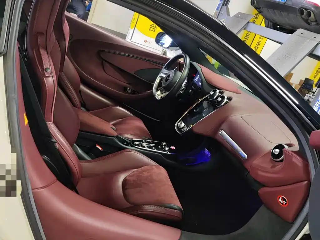 McLaren GT — миниатюра 7