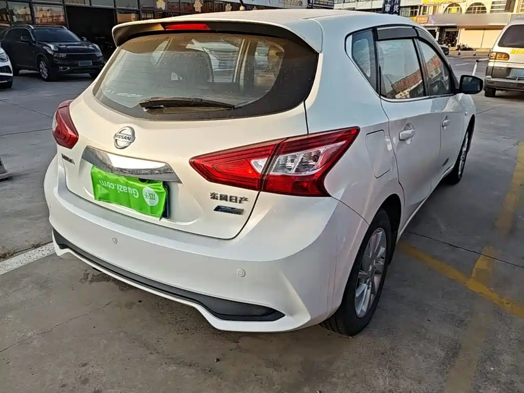 Nissan Tiida — миниатюра 7