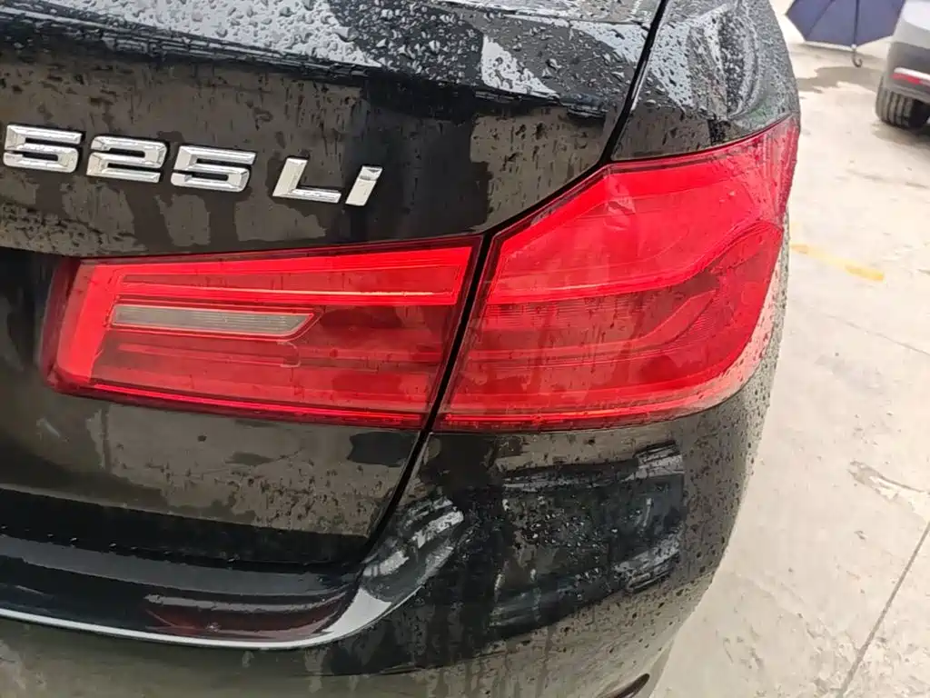 BMW 5 Series — миниатюра 8