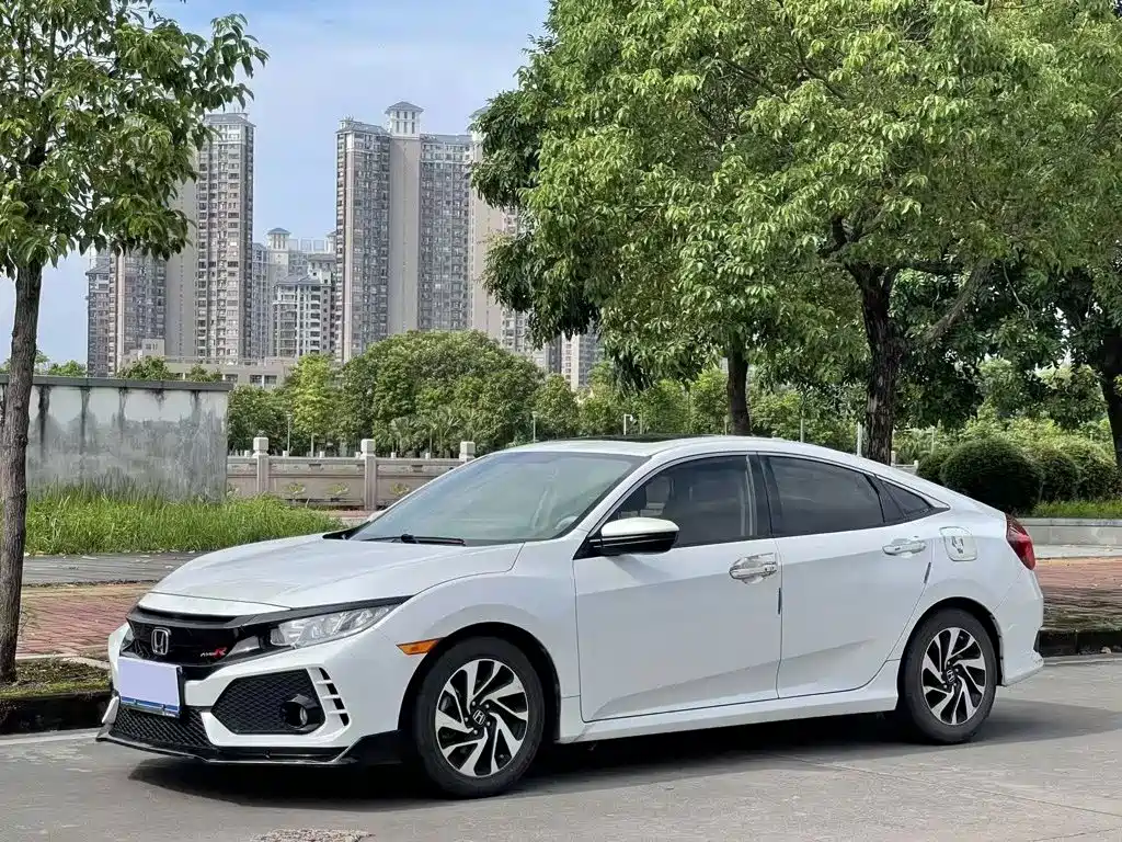 Honda Civic 2016 220TURBO CVT Luxury
